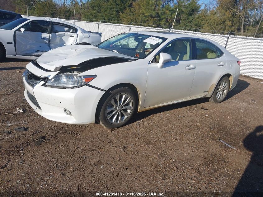 VIN JTHBW1GG6E2075022 2014 Lexus ES, 300H no.2