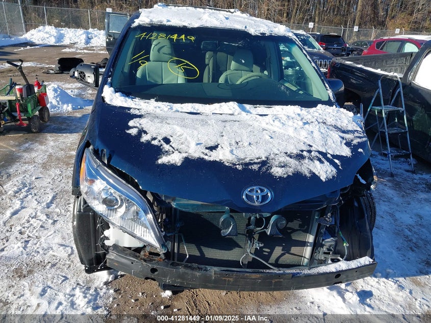 2011 Toyota Sienna Xle V6 VIN: 5TDYK3DCXBS174578 Lot: 41281449