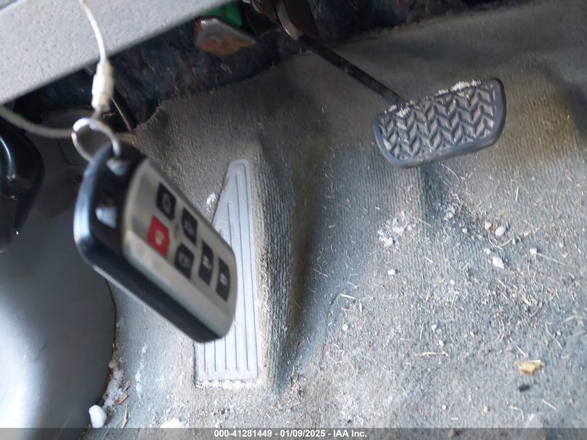 2011 Toyota Sienna Xle V6 VIN: 5TDYK3DCXBS174578 Lot: 41281449