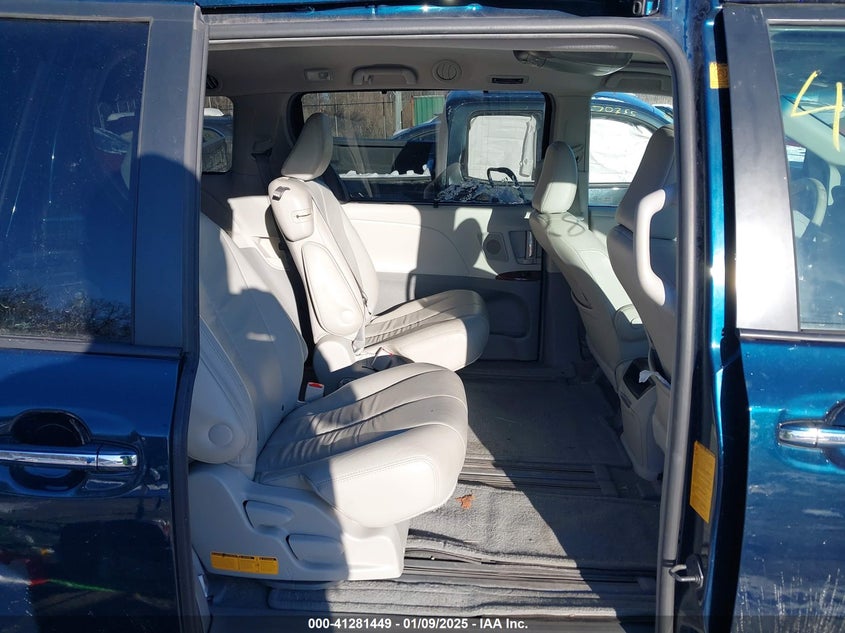 2011 Toyota Sienna Xle V6 VIN: 5TDYK3DCXBS174578 Lot: 41281449