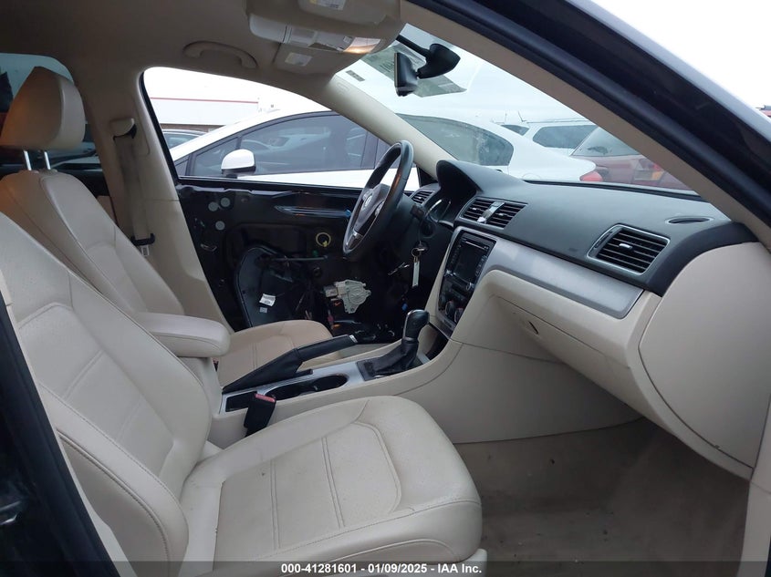 2013 VOLKSWAGEN PASSAT VIN: 1VWBP7A32DC074835