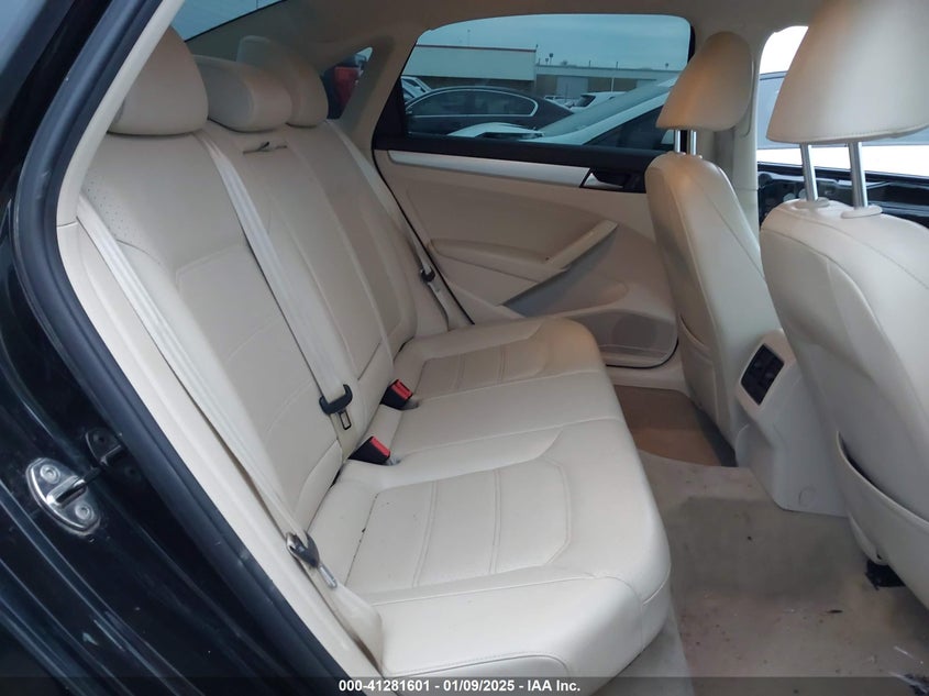 2013 VOLKSWAGEN PASSAT VIN: 1VWBP7A32DC074835