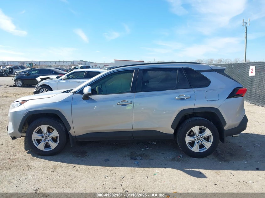 2019 TOYOTA RAV4 XLE - JTMW1RFV7KD023270