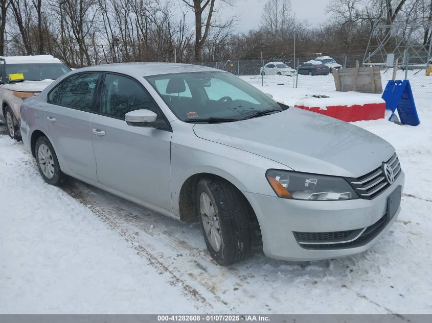 VIN 1VWAT7A36FC017113 2015 VOLKSWAGEN PASSAT no.1