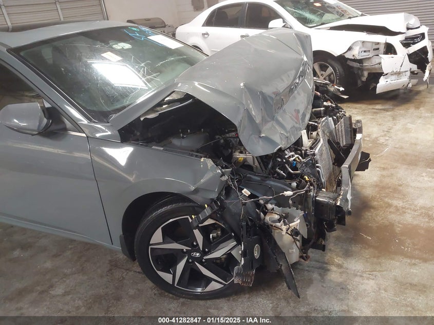 2023 HYUNDAI ELANTRA VIN: KMHLP4AG5PU381645