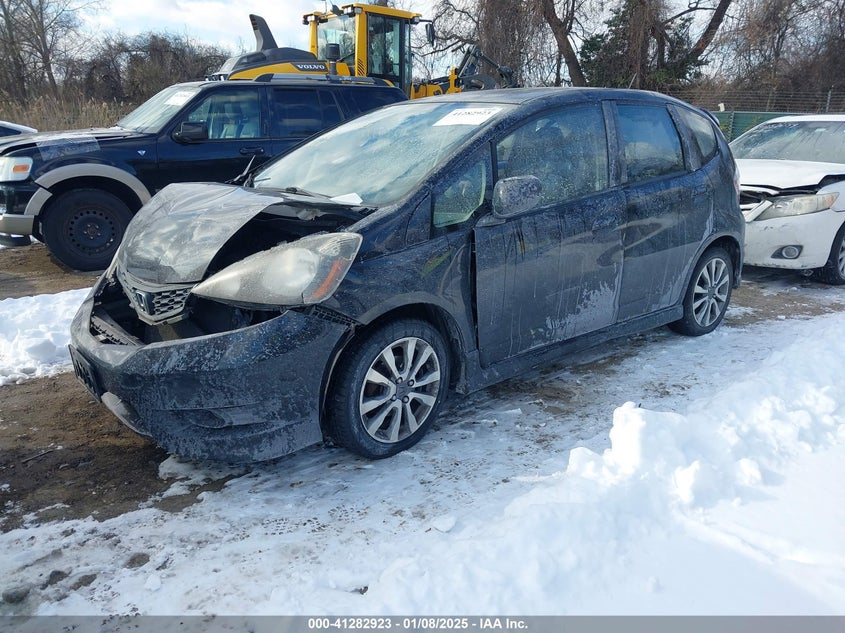 2012 HONDA FIT VIN: JHMGE8G51CS000502