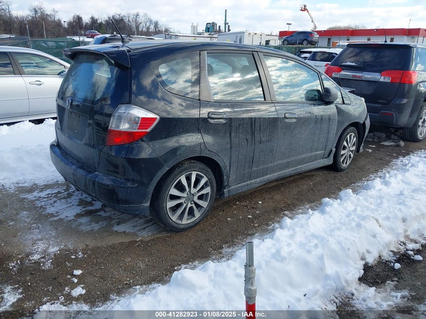2012 HONDA FIT VIN: JHMGE8G51CS000502