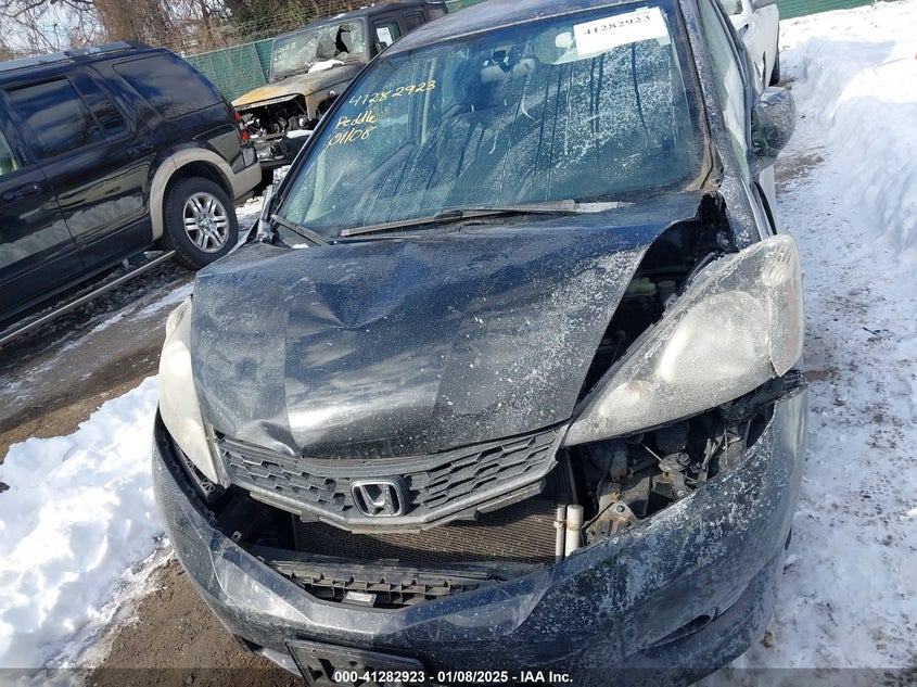 2012 HONDA FIT VIN: JHMGE8G51CS000502