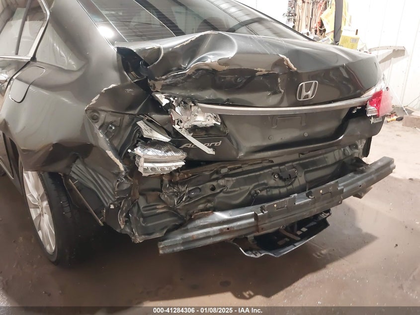 2014 HONDA ACCORD VIN: 1HGCR2F82EA022225