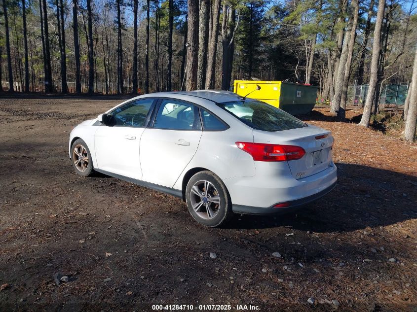 VIN 1FADP3FE3JL219784 2018 FORD FOCUS no.3