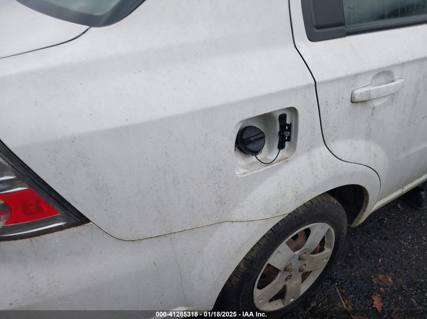 2011 CHEVROLET AVEO VIN: KL1TD5DE5BB201136