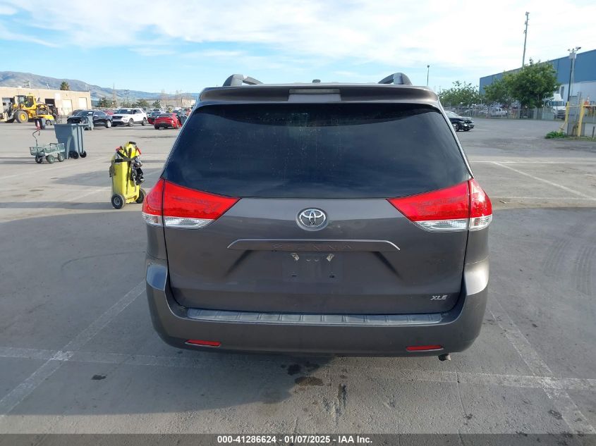 VIN 5TDYK3DC8DS330863 2013 TOYOTA SIENNA no.16