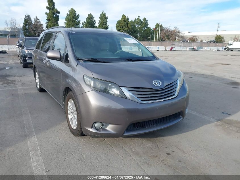 VIN 5TDYK3DC8DS330863 2013 TOYOTA SIENNA no.1