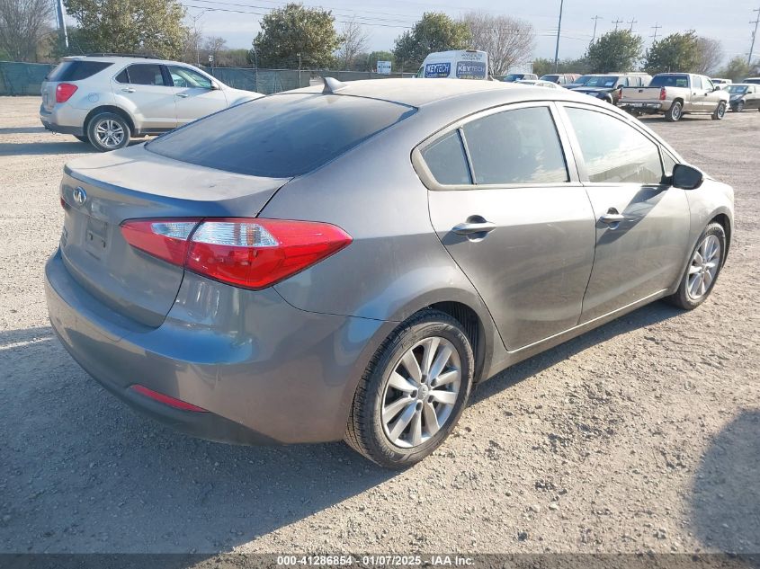 VIN KNAFX4A69G5571688 2016 KIA FORTE no.4