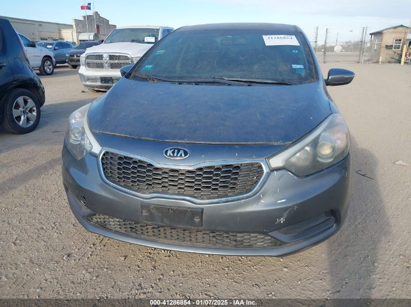 VIN KNAFX4A69G5571688 2016 KIA FORTE no.6