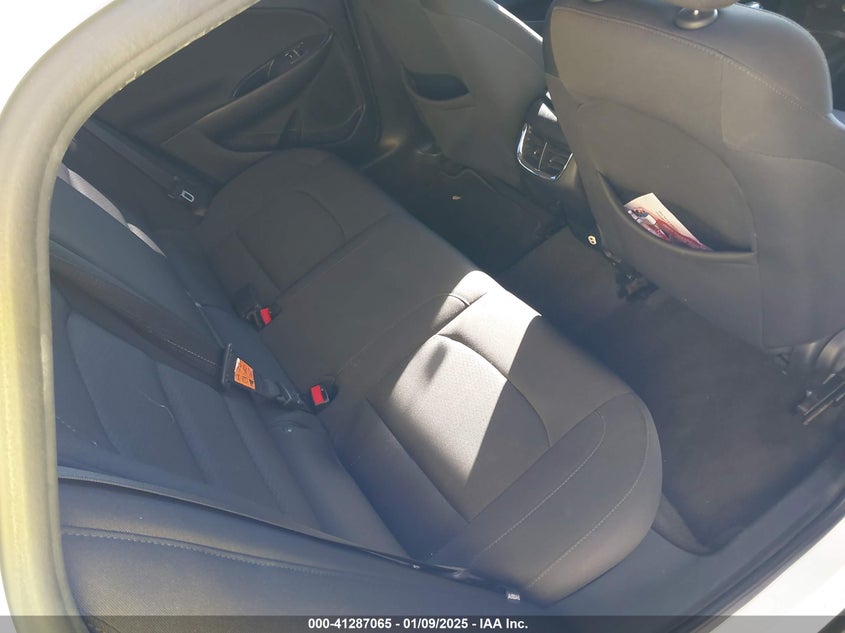 2018 CHEVROLET MALIBU VIN: 1G1ZD5ST2JF153664
