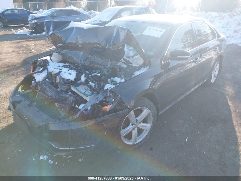2015 VOLKSWAGEN PASSAT VIN: 1VWBV7A38FC039452