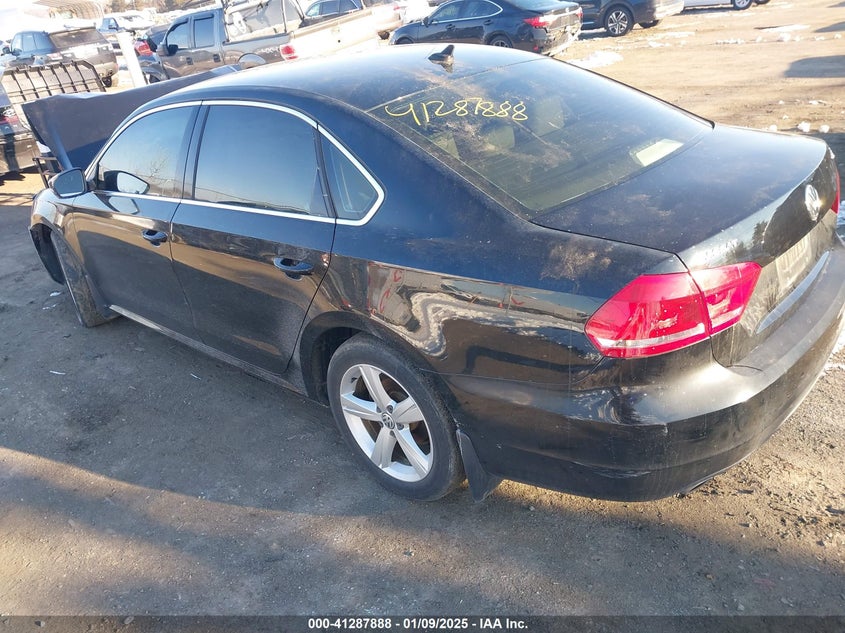 2015 VOLKSWAGEN PASSAT VIN: 1VWBV7A38FC039452