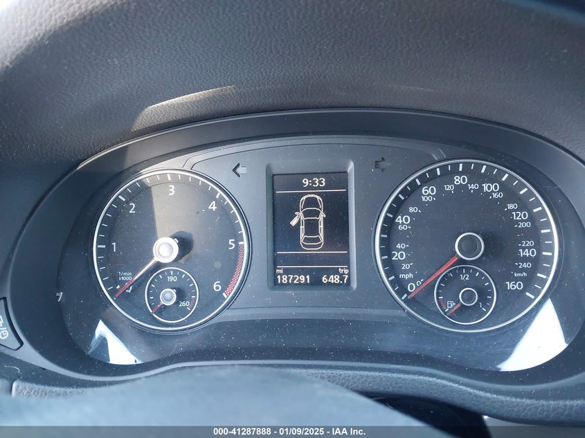 2015 VOLKSWAGEN PASSAT VIN: 1VWBV7A38FC039452
