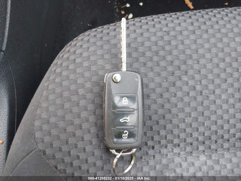 2014 VOLKSWAGEN JETTA 2.0L S - 3VW2K7AJ2EM429919