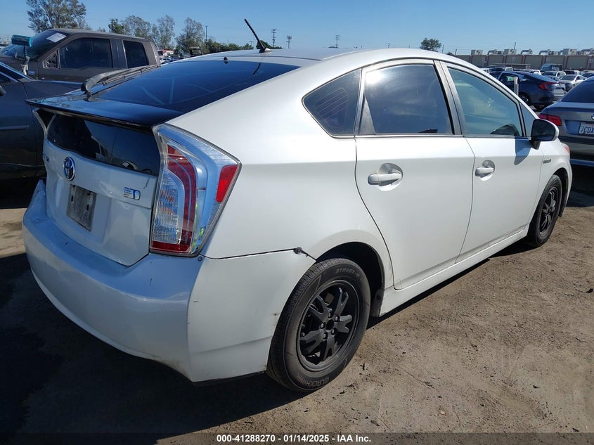 2015 TOYOTA PRIUS VIN: JTDKN3DU2F1981797