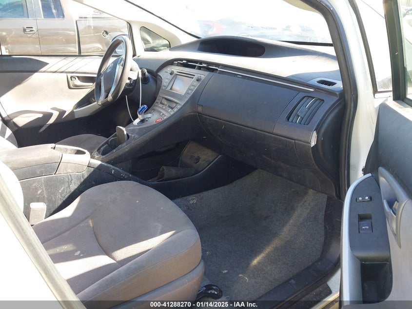2015 TOYOTA PRIUS VIN: JTDKN3DU2F1981797