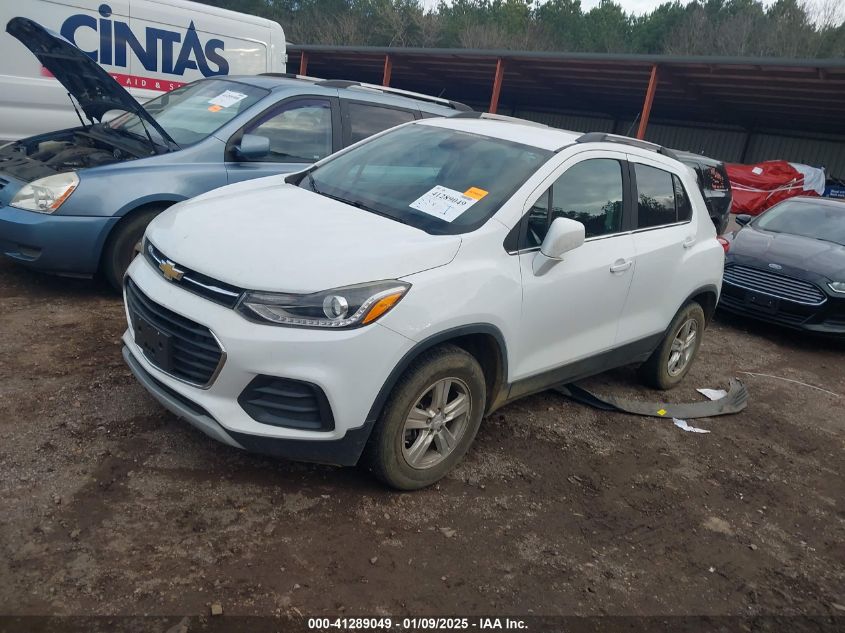 VIN 3GNCJPSB5JL161036 2018 CHEVROLET TRAX no.2