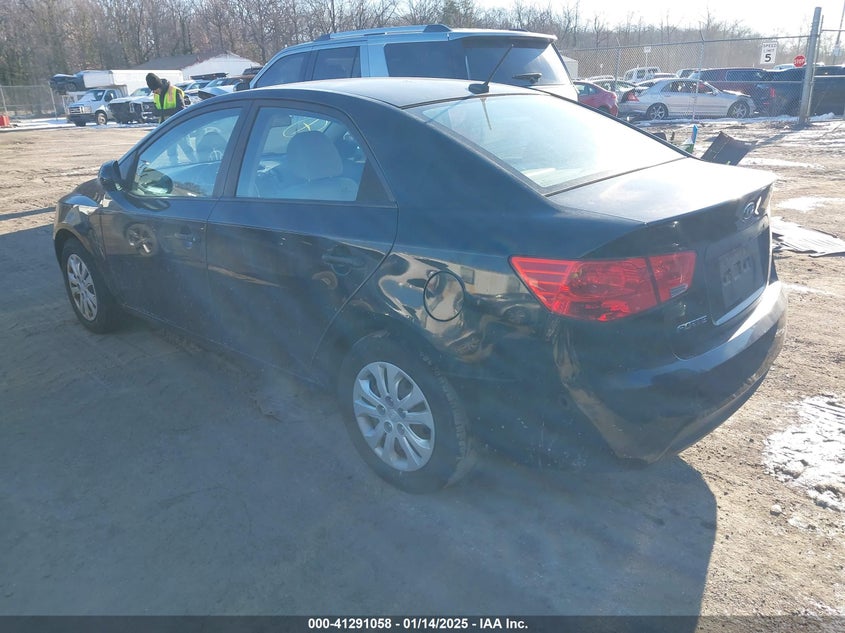 2010 KIA FORTE VIN: KNAFT4A26A5289038
