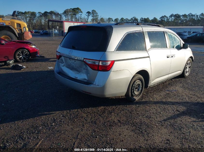 VIN 5FNRL5H64DB090555 2013 HONDA ODYSSEY no.4