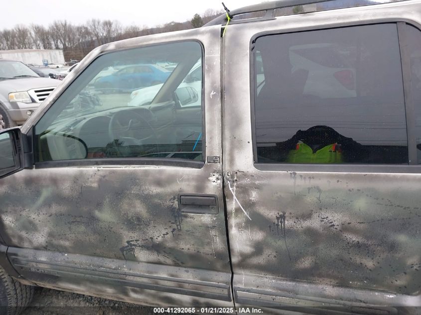 2000 Chevrolet Blazer Ls VIN: 1GNCS13W2YK255897 Lot: 41292065