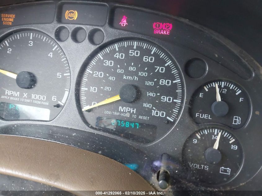 2000 Chevrolet Blazer Ls VIN: 1GNCS13W2YK255897 Lot: 41292065