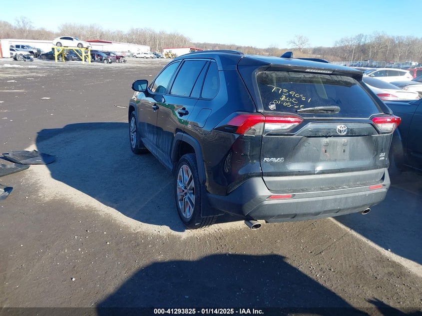 2019 TOYOTA RAV4 XLE PREMIUM - JTMA1RFV0KD515763