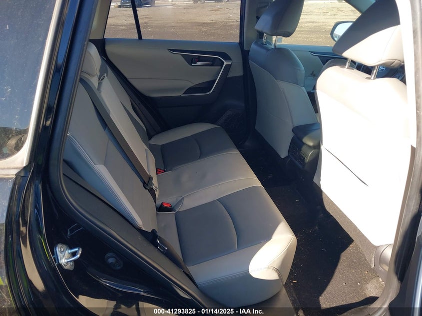 2019 TOYOTA RAV4 XLE PREMIUM - JTMA1RFV0KD515763