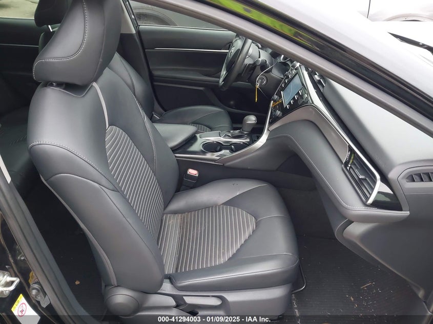 2019 TOYOTA CAMRY VIN: 4T1B11HK2KU751268