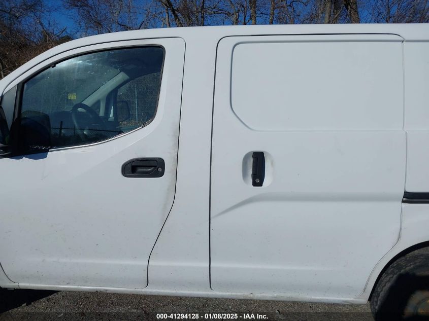 VIN 3N6CM0KN3HK693951 2017 Nissan NV, 200 SV no.14