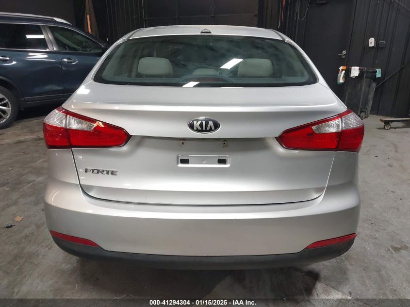 VIN KNAFX4A64E5100657 2014 KIA FORTE no.16