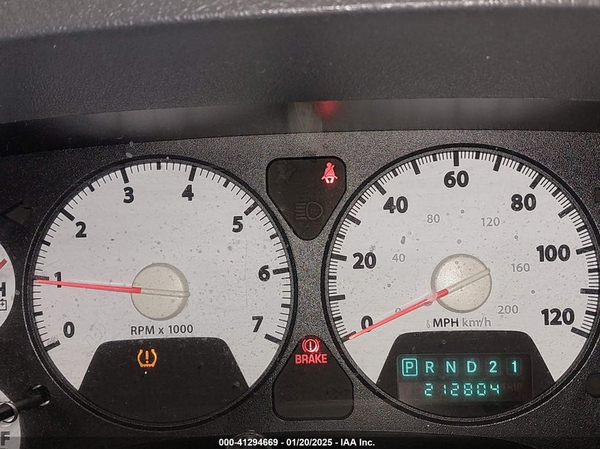 2008 DODGE RAM 1500 VIN: 1D7HU18238J220585
