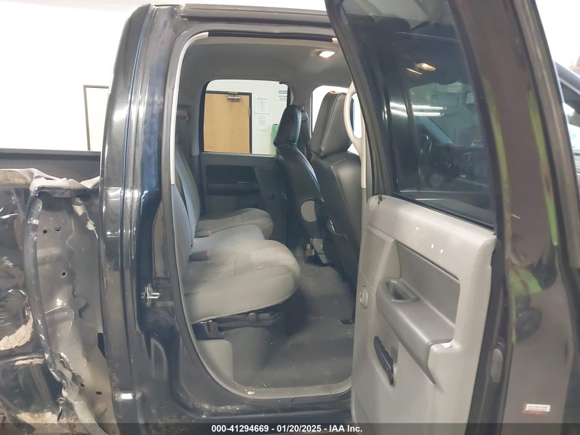 2008 DODGE RAM 1500 VIN: 1D7HU18238J220585