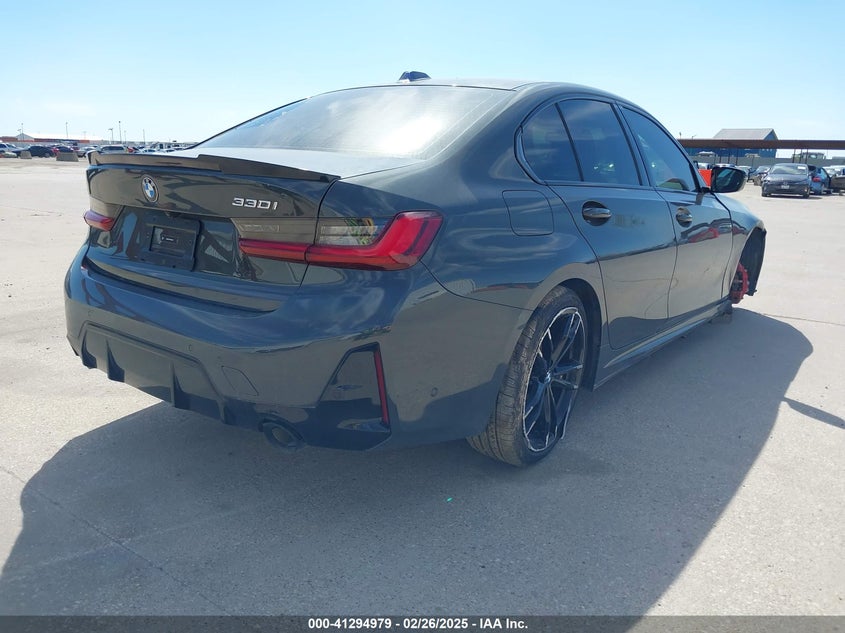 VIN 3MW69FF09R8E79559 2024 BMW 3 SERIES 330I