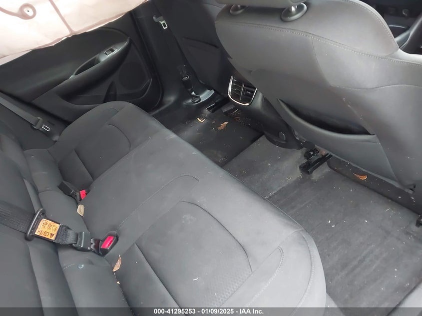 2018 CHEVROLET MALIBU VIN: 1G1ZD5ST5JF241981