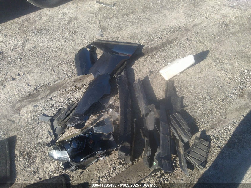 2016 TOYOTA RAV4 LE - JTMZFREV7GJ063518