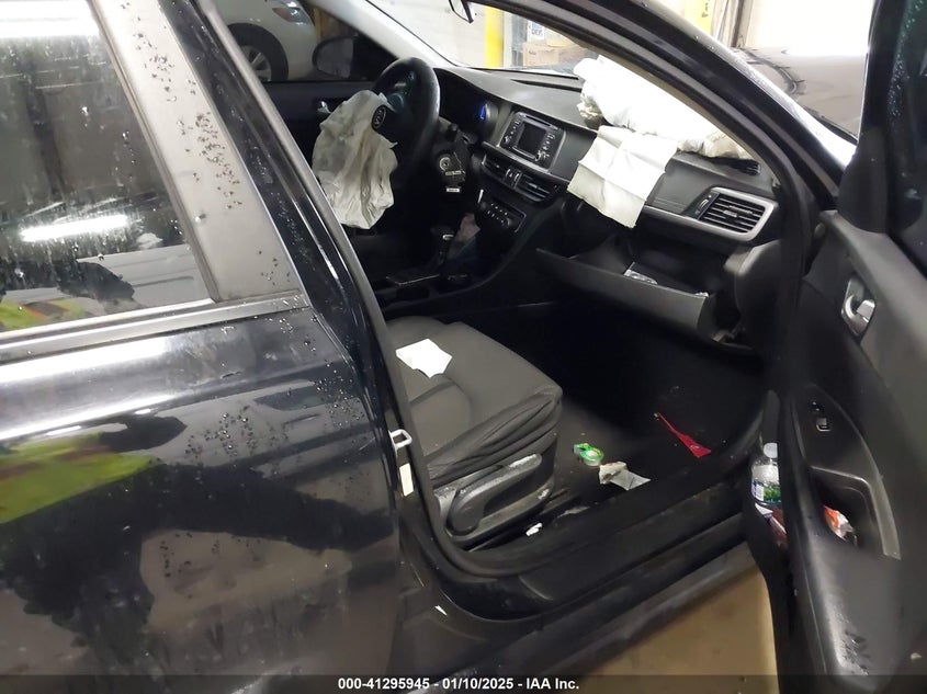 2016 KIA OPTIMA VIN: 5XXGT4L38GG020623