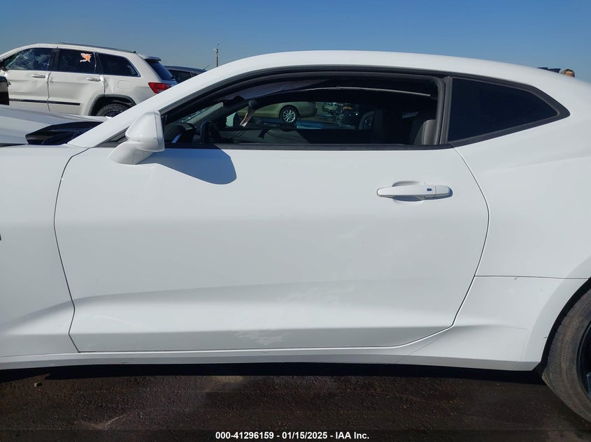 2019 CHEVROLET CAMARO VIN: 1G1FH1R71K0134598