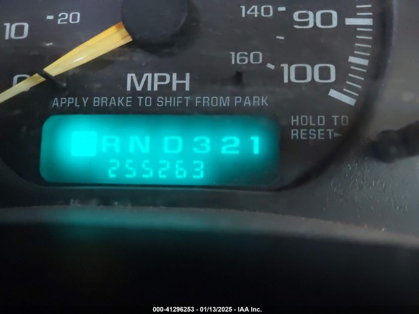 2001 Chevrolet Tahoe Ls VIN: 1GNEC13T71R178601 Lot: 41296253