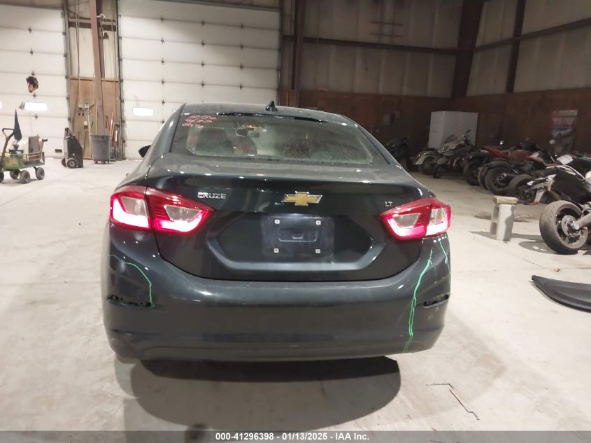 VIN 1G1BE5SM1J7118017 2018 CHEVROLET CRUZE no.17