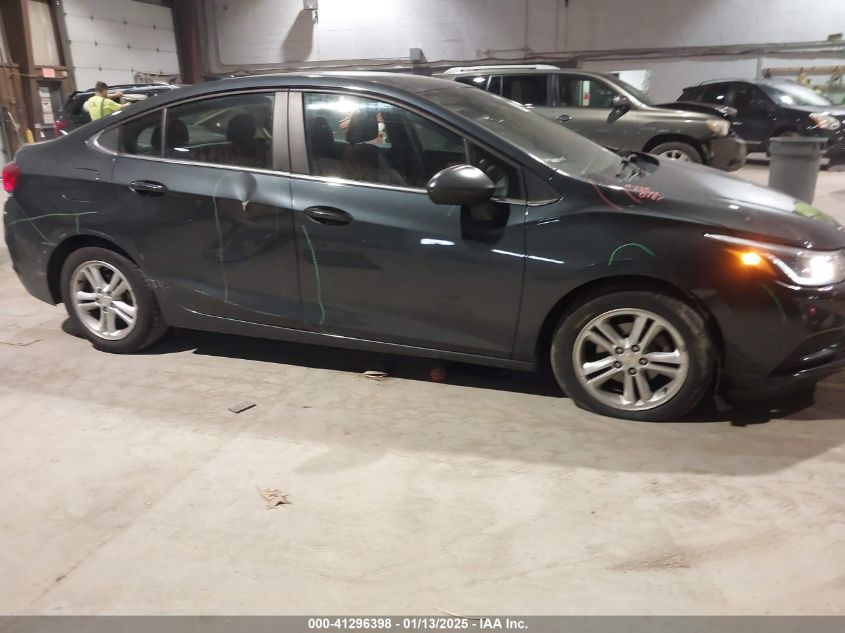 VIN 1G1BE5SM1J7118017 2018 CHEVROLET CRUZE no.19