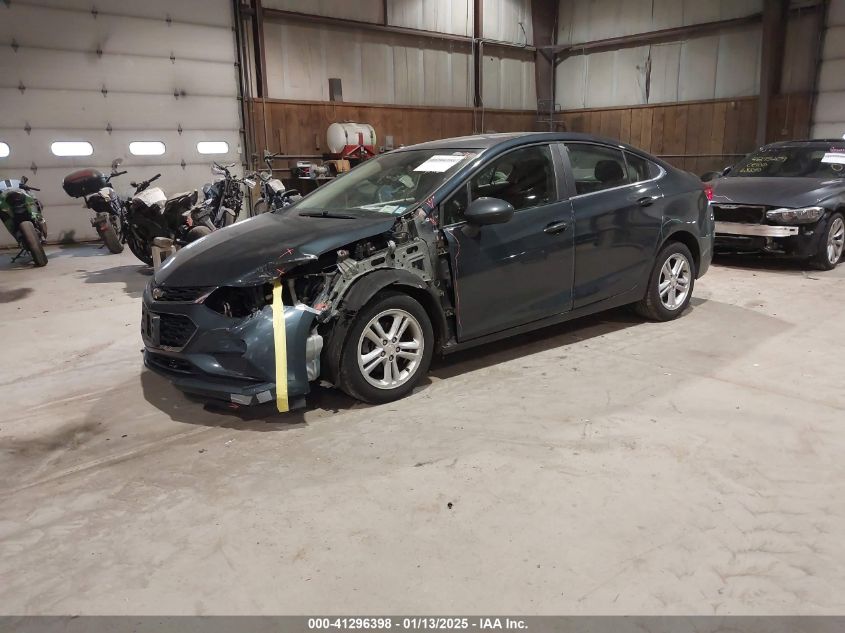 VIN 1G1BE5SM1J7118017 2018 CHEVROLET CRUZE no.2