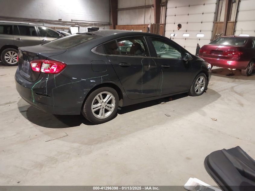 VIN 1G1BE5SM1J7118017 2018 CHEVROLET CRUZE no.4