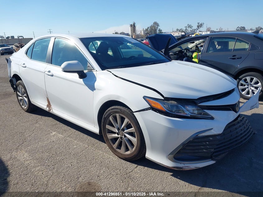2022 TOYOTA CAMRY  (VIN: 4T1C11AK3NU715205)