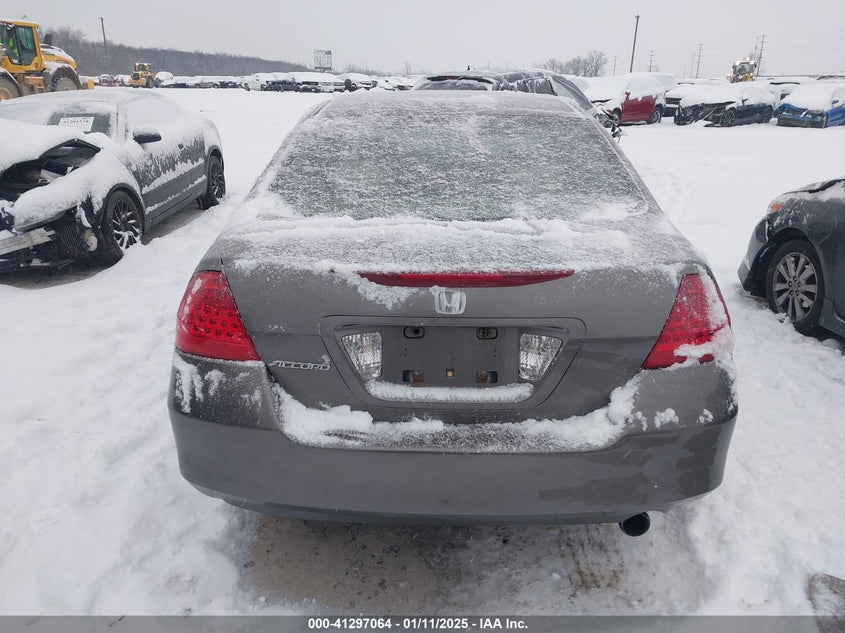 2006 HONDA ACCORD VIN: 1HGCM56716A152215
